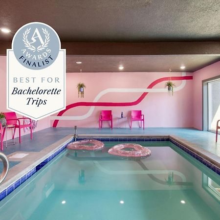 Pink Pines Avantstay Luxury Aesthetic Dream Home Indoor Pool Hot Tub Pigeon Forge Exterior photo