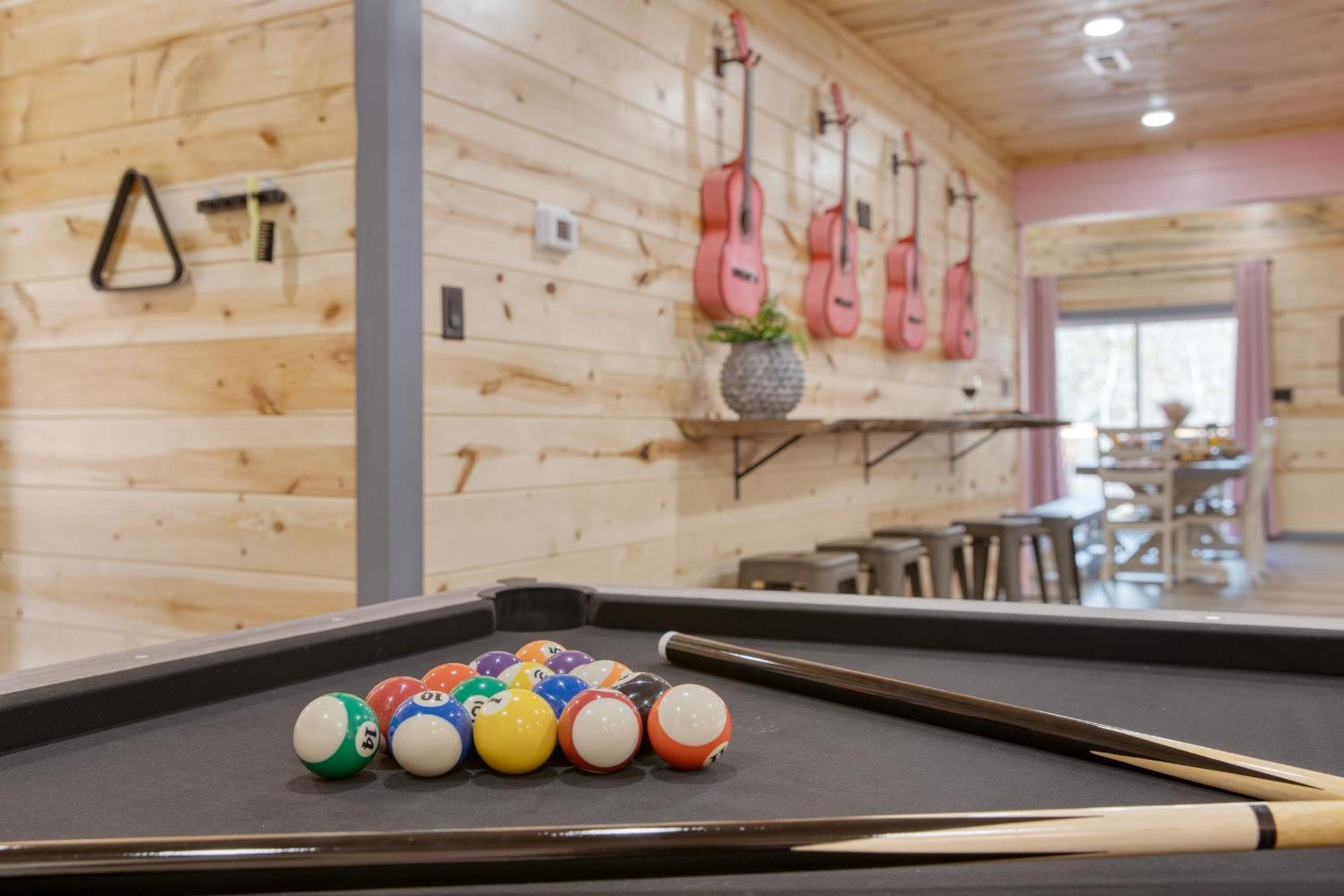 Pink Pines Avantstay Luxury Aesthetic Dream Home Indoor Pool Hot Tub Pigeon Forge Exterior photo