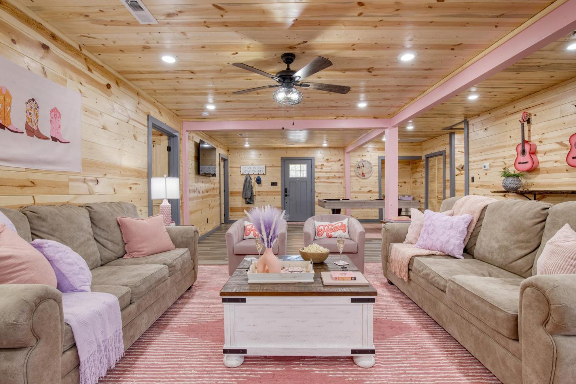 Pink Pines Avantstay Luxury Aesthetic Dream Home Indoor Pool Hot Tub Pigeon Forge Exterior photo